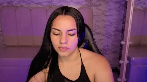 Snapshot of mialover_v chatting on October 10, 8:57 pm Hi Stream 1500 to 2100 online show from October 10, 8:57 pm