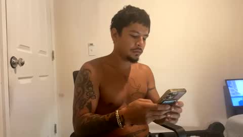 Snapshot of miamiclos1 chatting on September 10, 12:06 pm miamiclos1 online show from September 10, 12:06 pm