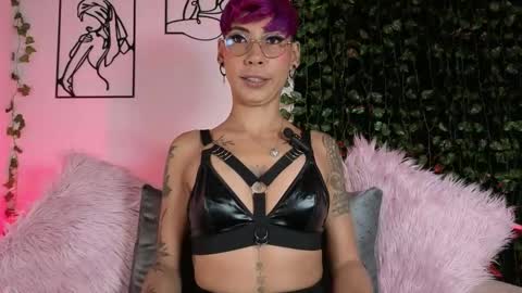 Snapshot of miamorgann chatting on October 1, 12:37 pm Mia Morgann online show from October 1, 12:37 pm