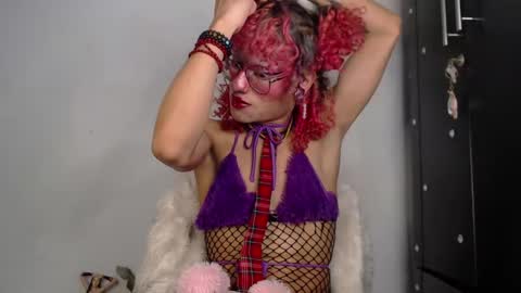 Snapshot of miancuntydoll chatting on January 3, 5:50 am MianCuntyDoll online show from January 3, 5:50 am