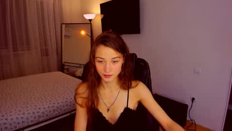 Snapshot of miapaw chatting on September 16, 8:12 pm Mia online show from September 16, 8:12 pm