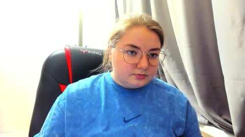 Snapshot of miapisa chatting on October 16, 3:00 pm miapisa online show from October 16, 3:00 pm