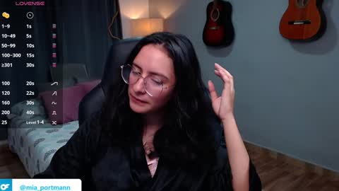 MIAPORTMANN online show from December 2, 12:57 pm