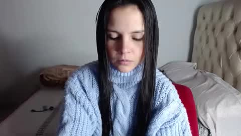 miarobinn_ online show from December 4, 10:29 am