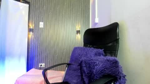 miasalazar9 online show from April 24, 8:55 pm