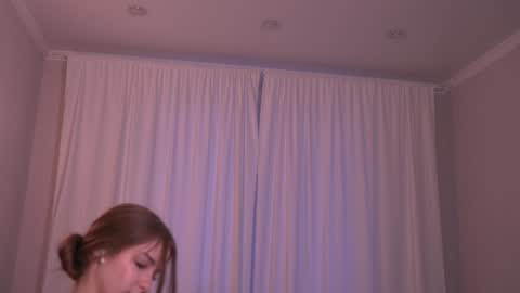 Mia online show from January 31, 5:40 am