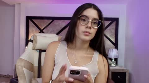 Mia online show from November 5, 7:27 pm