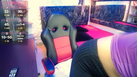 Snapshot of miavelvet_dl chatting on October 9, 12:10 pm mia online show from October 9, 12:10 pm
