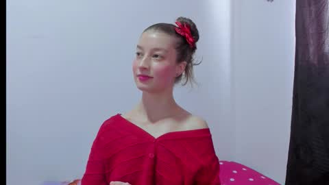 Snapshot of miavolkova_ chatting on September 30, 5:34 pm Chloe online show from September 30, 5:34 pm