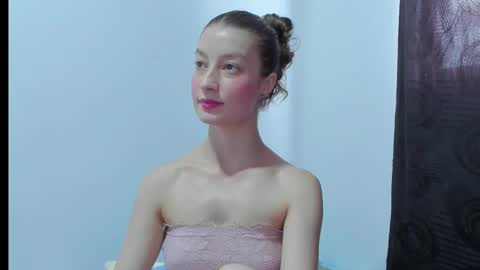 Snapshot of miavolkova_ chatting on September 26, 8:06 pm Chloe online show from September 26, 8:06 pm