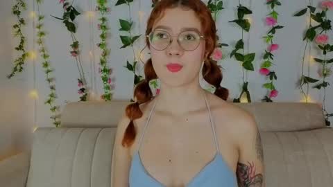 Snapshot of miawinxxx848 chatting on September 26, 2:41 am Mia Winx online show from September 26, 2:41 am
