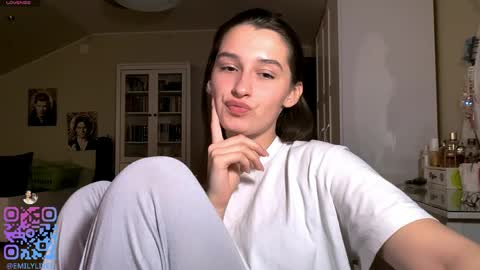 Emily online show from April 3, 4:47 pm