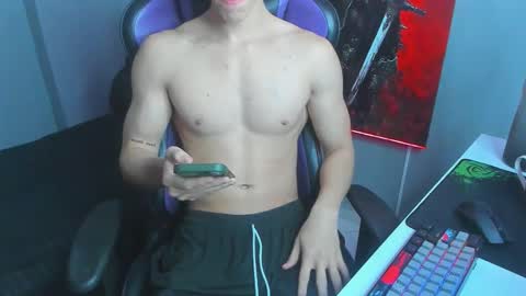 Snapshot of michael_twink18 chatting on October 10, 4:18 am Michael online show from October 10, 4:18 am