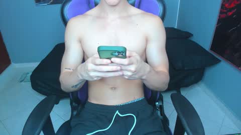 Snapshot of michael_twink18 chatting on September 12, 5:09 am Michael online show from September 12, 5:09 am