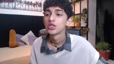 michaelkoiv online show from December 17, 12:34 pm