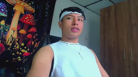 Snapshot of michaelstones chatting on January 22, 2:24 pm michaelstones online show from January 22, 2:24 pm