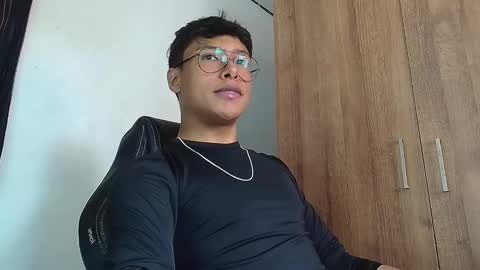 Snapshot of michaelstones chatting on March 10, 6:01 pm michaelstones online show from March 10, 6:01 pm