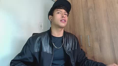 Snapshot of michaelstones chatting on February 27, 2:54 pm michaelstones online show from February 27, 2:54 pm