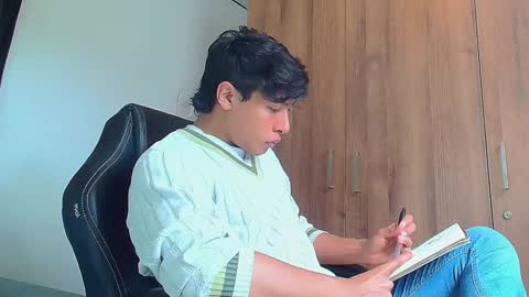 Snapshot of michaelstones chatting on January 14, 5:12 pm michaelstones online show from January 14, 5:12 pm