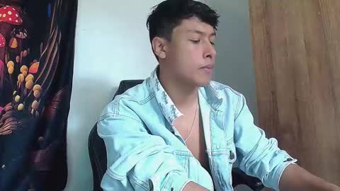 Snapshot of michaelstones chatting on March 5, 5:39 pm michaelstones online show from March 5, 5:39 pm