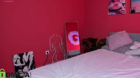 michele_mack online show from October 5, 2:09 am