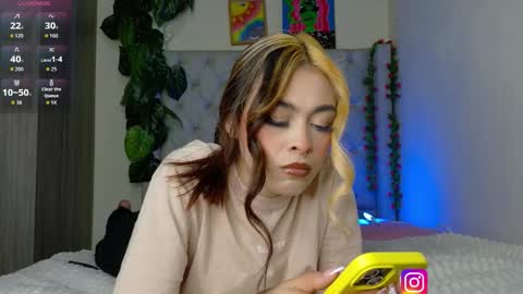 melannie   follow my new page online show from November 1, 10:09 pm