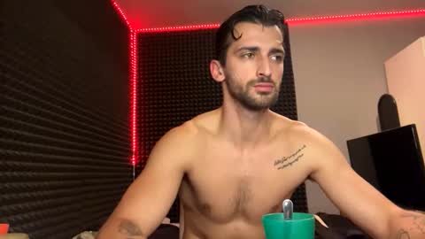 Snapshot of michelemagnetico chatting on October 4, 11:35 pm michelemagnetico online show from October 4, 11:35 pm
