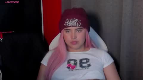 Snapshot of michell_petty01 chatting on January 30, 6:00 pm michell_petty01 online show from January 30, 6:00 pm