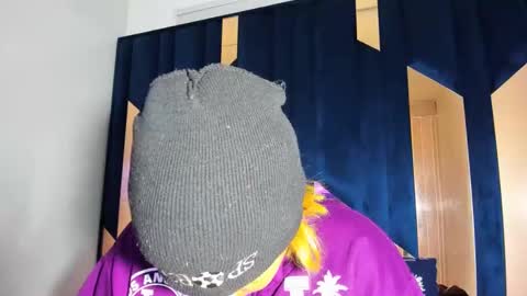 Snapshot of michell_rs chatting on October 8, 5:02 am michell_rs online show from October 8, 5:02 am
