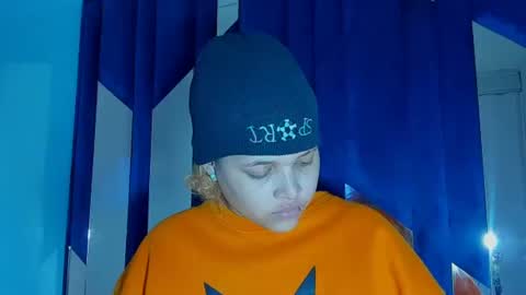Snapshot of michell_rs chatting on October 1, 8:35 am michell_rs online show from October 1, 8:35 am