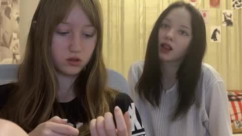 Snapshot of michelle_neely chatting on October 17, 9:52 pm michelle_neely online show from October 17, 9:52 pm