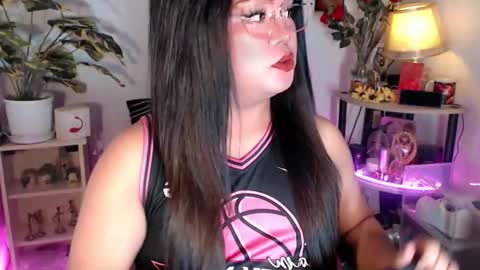 Snapshot of michellechannelxxx chatting on October 18, 12:09 pm Michelle online show from October 18, 12:09 pm