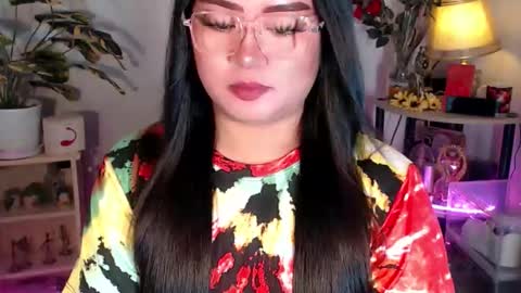 Snapshot of michellechannelxxx chatting on October 19, 12:10 pm Michelle online show from October 19, 12:10 pm