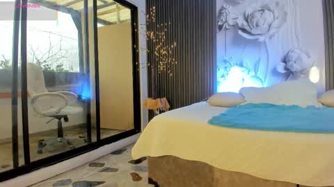 michellepreston_ online show from February 24, 11:57 am