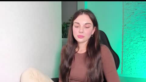 Michellee online show from November 5, 6:10 pm