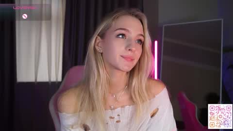 Snapshot of mickeydior chatting on September 26, 12:35 pm mickeydior online show from September 26, 12:35 pm