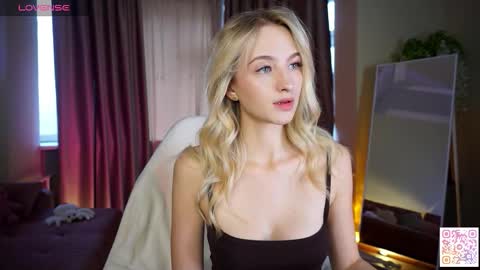 Snapshot of mickeydior chatting on October 4, 11:41 am mickeydior online show from October 4, 11:41 am