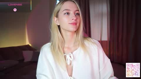 Snapshot of mickeydior chatting on September 30, 11:42 am mickeydior online show from September 30, 11:42 am