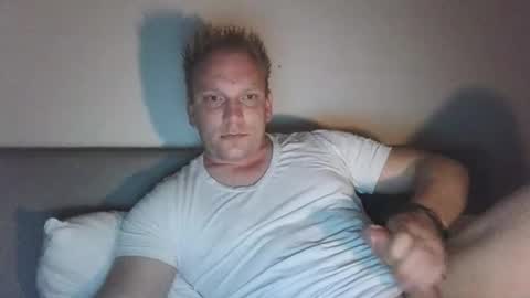 mickkxl online show from October 19, 10:25 pm