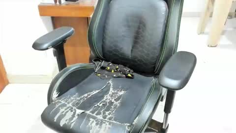 microfama00 online show from February 3, 4:32 am