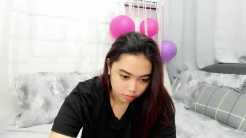 Snapshot of midnightbunny_ chatting on October 15, 9:43 am Bunny 3 online show from October 15, 9:43 am
