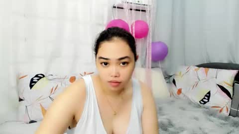 Snapshot of midnightbunny_ chatting on October 19, 7:57 am Bunny 3 online show from October 19, 7:57 am