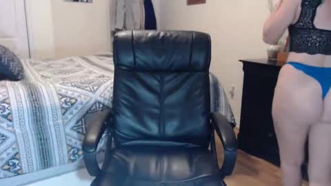 MidsummerNightsDream online show from January 12, 9:08 pm