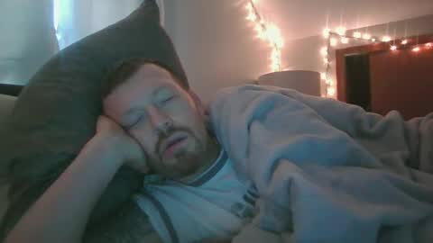 Snapshot of midtownhustler chatting on September 30, 12:26 pm midtownhustler online show from September 30, 12:26 pm