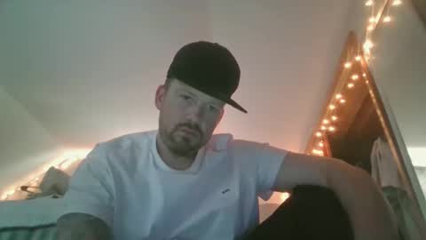 Snapshot of midtownhustler chatting on October 16, 7:46 pm midtownhustler online show from October 16, 7:46 pm