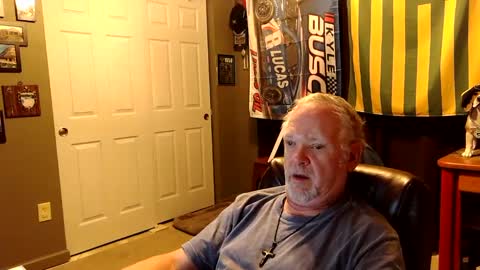 Snapshot of midwestdad09 chatting on September 28, 10:02 am midwestdad09 online show from September 28, 10:02 am