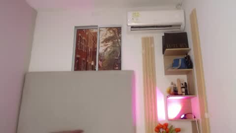 miel online show from April 7, 12:40 pm