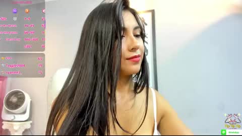 Snapshot of miel_latina chatting on October 4, 11:57 pm miel online show from October 4, 11:57 pm