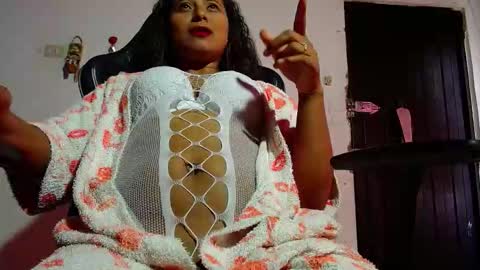 Snapshot of mielsquirt chatting on October 1, 3:44 pm mielsquirt online show from October 1, 3:44 pm