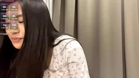 Mia online show from February 10, 6:33 pm